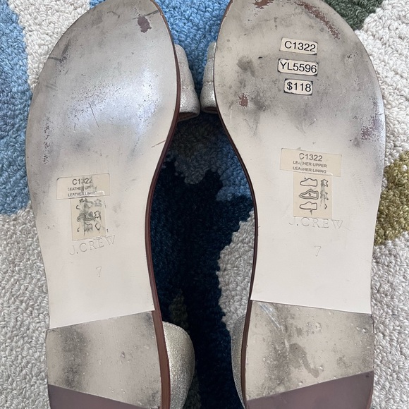 Hello warm weather! Super cute J Crew open toe gold flats, size 7 - Picture 5 of 8